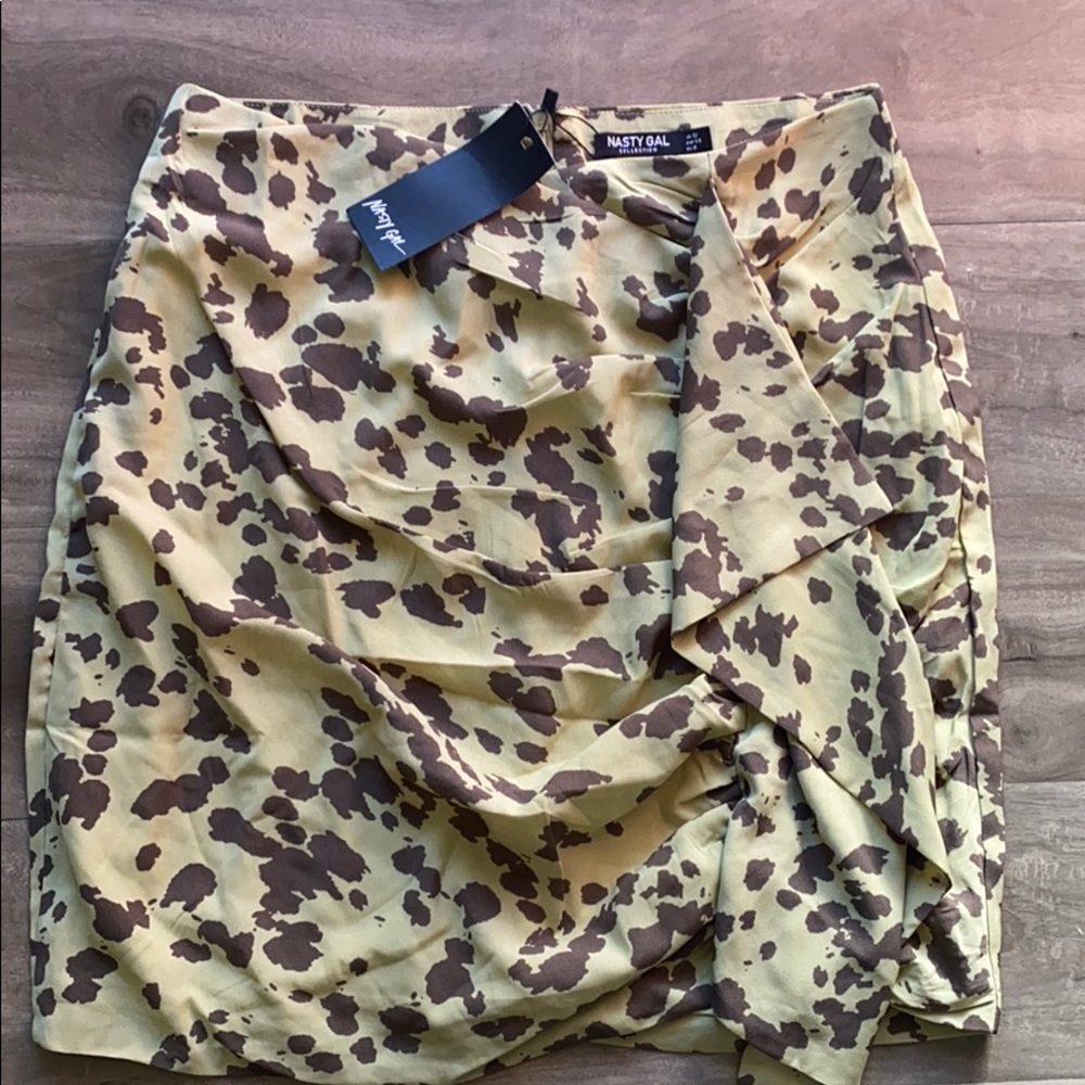 Cow Ruffle Mini Skirt - Picture 2 of 4